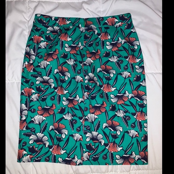 NWT J. Crew Factory Printed Pencil Skirt Size 2 - Picture 2 of 4